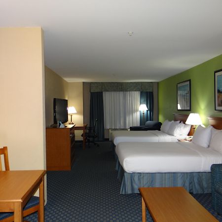 Holiday Inn Express Hotel & Suites Salisbury - Delmar, An Ihg Hotel Экстерьер фото