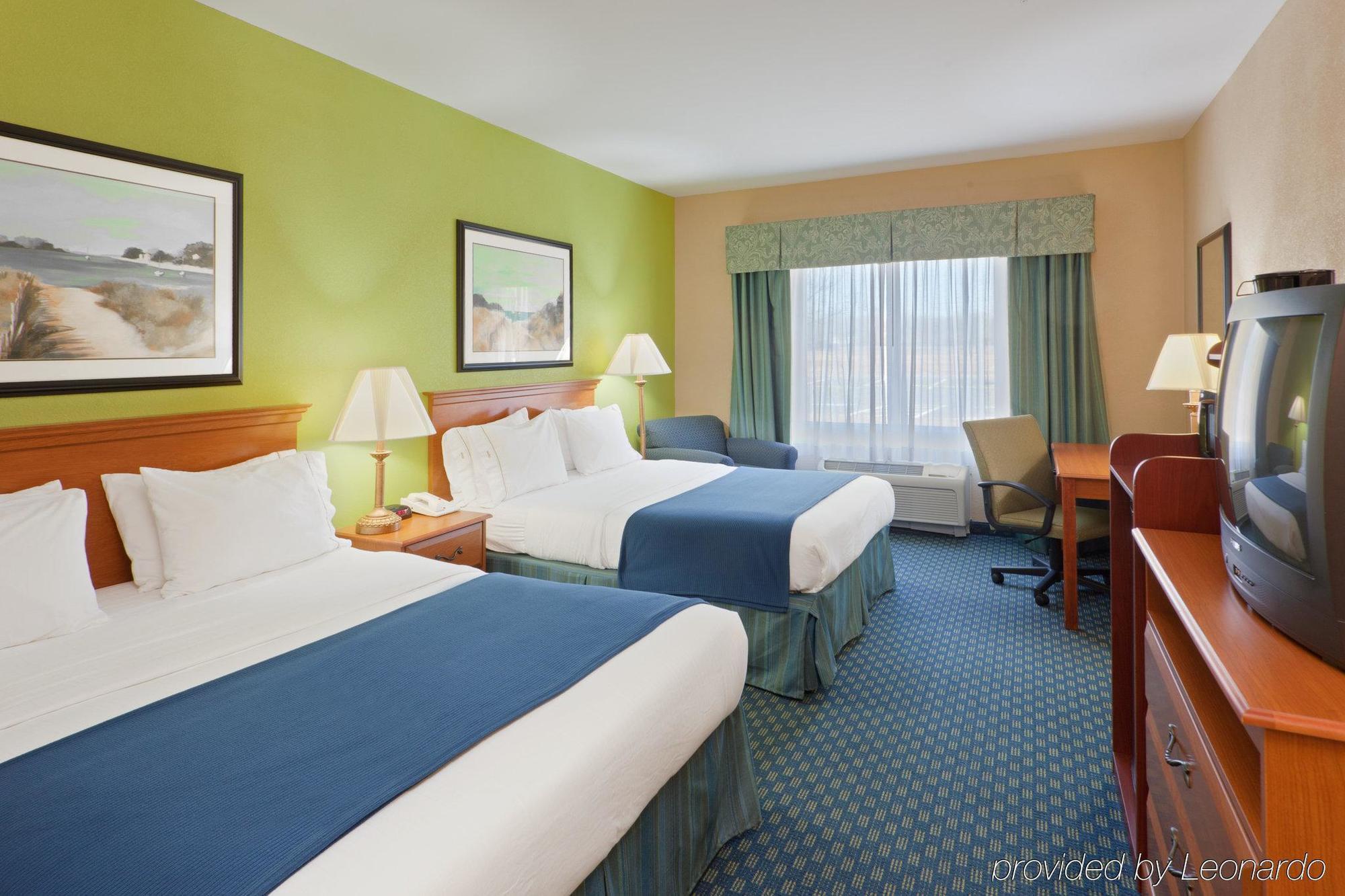 Holiday Inn Express Hotel & Suites Salisbury - Delmar, An Ihg Hotel Номер фото